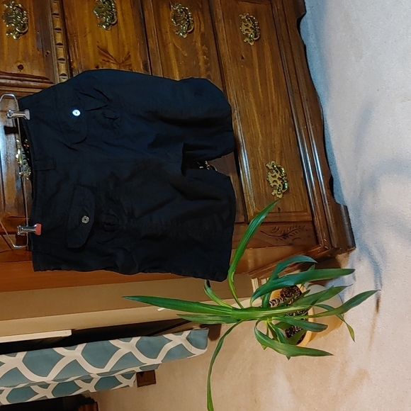 Women's Jules & James Black Cargo Shorts - Picture 3 of 6